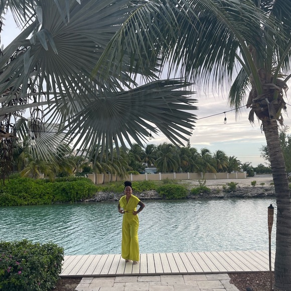 Meet your Posher, Nia - Picture 1 of 1